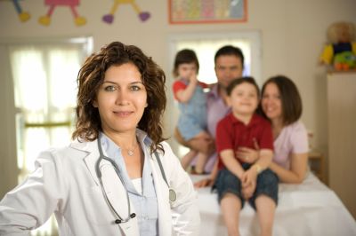 Specialist helping residents in Palm Desert, CA find tailored health insurance plans